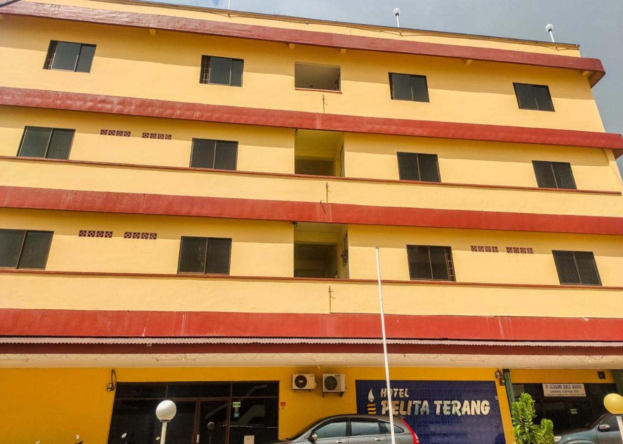 Oyo 3372 Hotel Pelita Terang Nagoya Kültér fotó